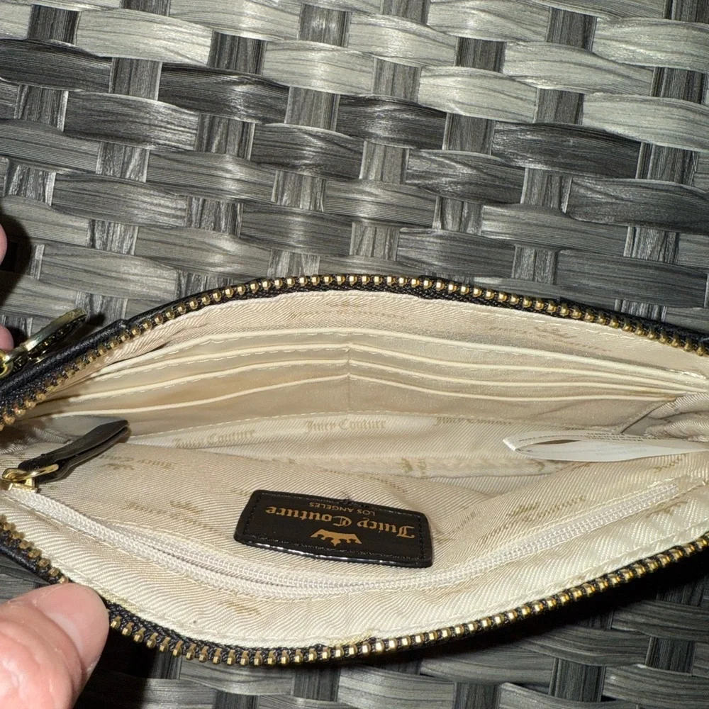 🖤 Juicy Couture Black Wristlet Wallet - Picture 3 of 13